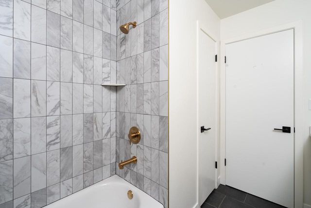 4085 Brook LANE, Brookfield, WI 53005