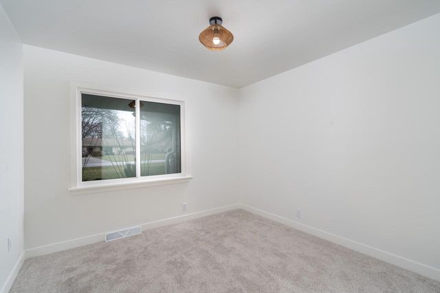 4085 Brook LANE, Brookfield, WI 53005