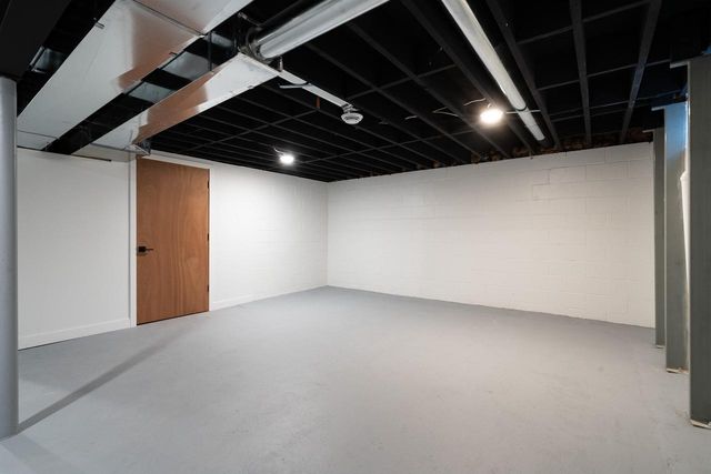 4085 Brook LANE, Brookfield, WI 53005