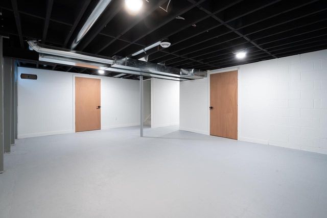 4085 Brook LANE, Brookfield, WI 53005