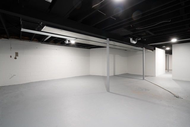 4085 Brook LANE, Brookfield, WI 53005