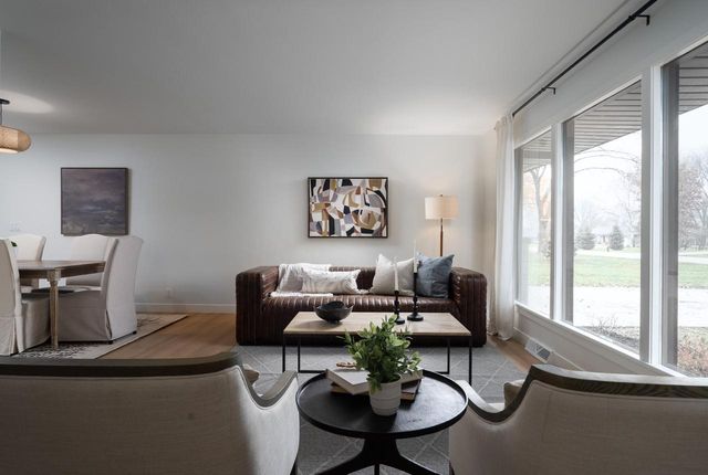 4085 Brook LANE, Brookfield, WI 53005