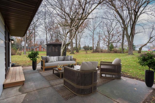 4085 Brook LANE, Brookfield, WI 53005