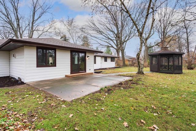 4085 Brook LANE, Brookfield, WI 53005