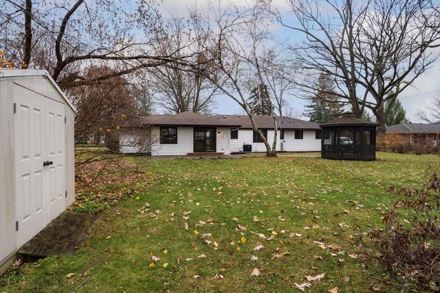 4085 Brook LANE, Brookfield, WI 53005