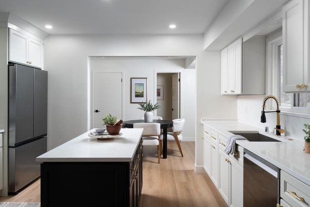 4085 Brook LANE, Brookfield, WI 53005