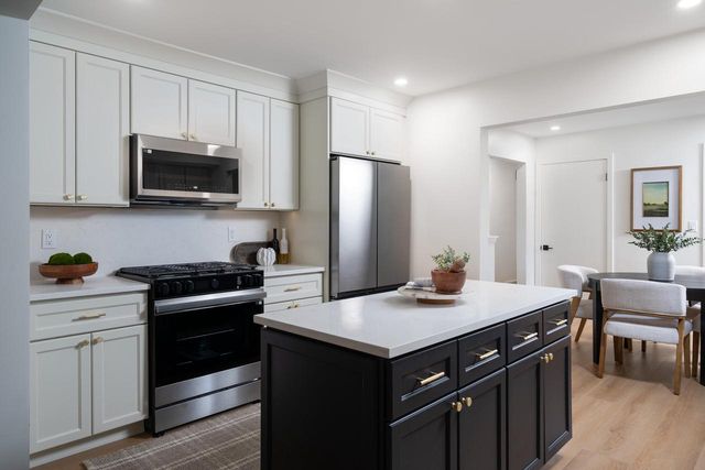 4085 Brook LANE, Brookfield, WI 53005