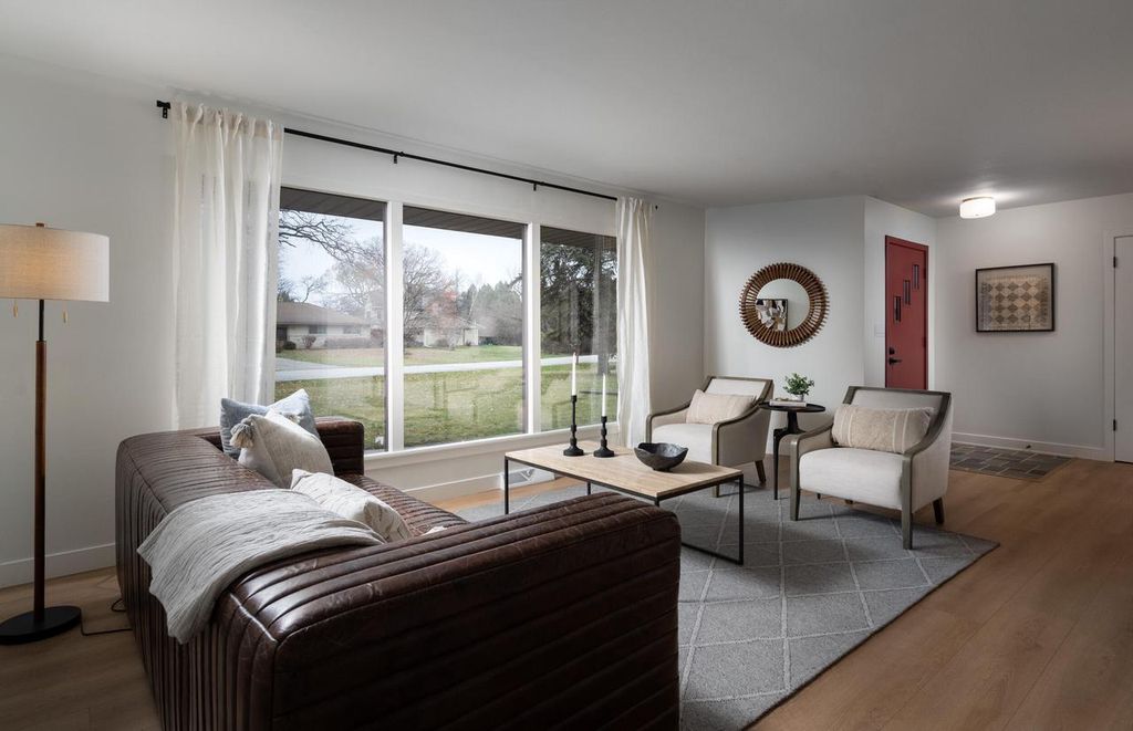 4085 Brook LANE, Brookfield, WI 53005