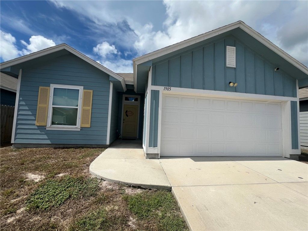 1985 Lighthouse Lakes, Aransas Pass, TX 78336 — exterior