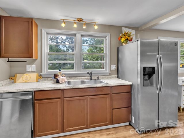 410 Westwood Circle, Waynesville, NC 28786