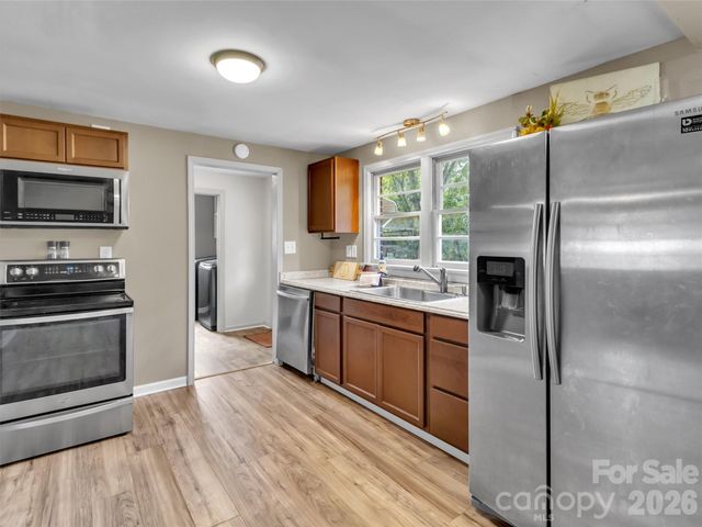 410 Westwood Circle, Waynesville, NC 28786