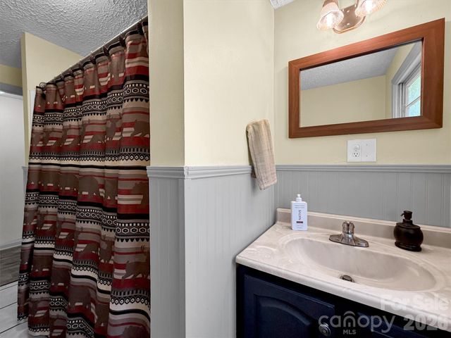 410 Westwood Circle, Waynesville, NC 28786