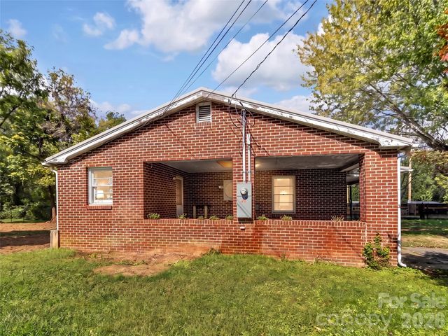 410 Westwood Circle, Waynesville, NC 28786