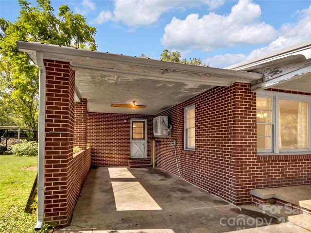 410 Westwood Circle, Waynesville, NC 28786