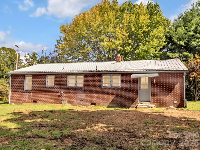 410 Westwood Circle, Waynesville, NC 28786