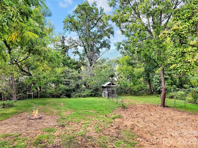 410 Westwood Circle, Waynesville, NC 28786