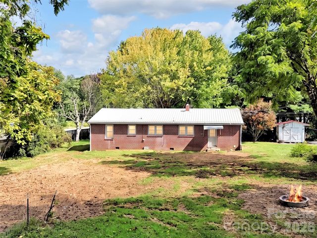 410 Westwood Circle, Waynesville, NC 28786