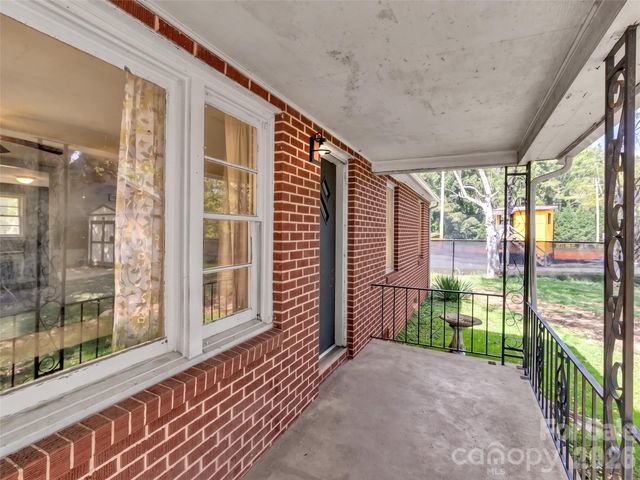 410 Westwood Circle, Waynesville, NC 28786