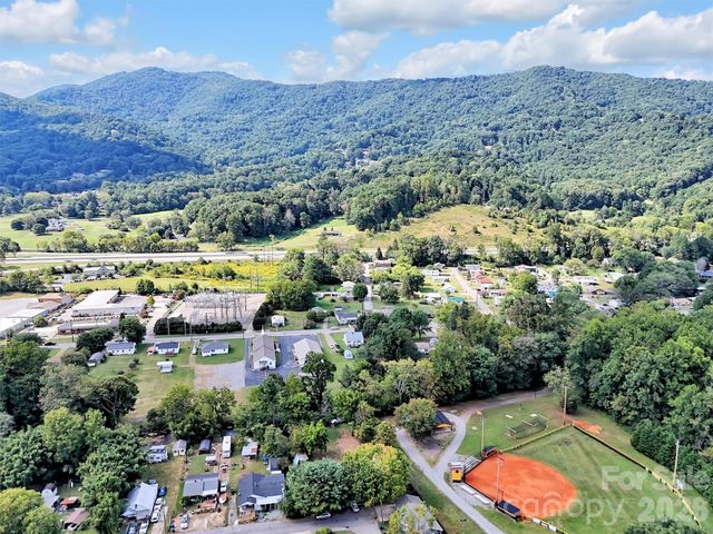 410 Westwood Circle, Waynesville, NC 28786