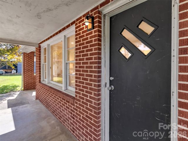 410 Westwood Circle, Waynesville, NC 28786