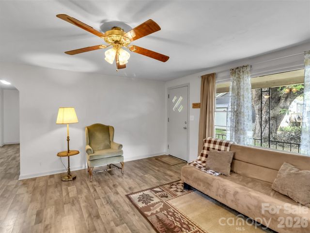410 Westwood Circle, Waynesville, NC 28786