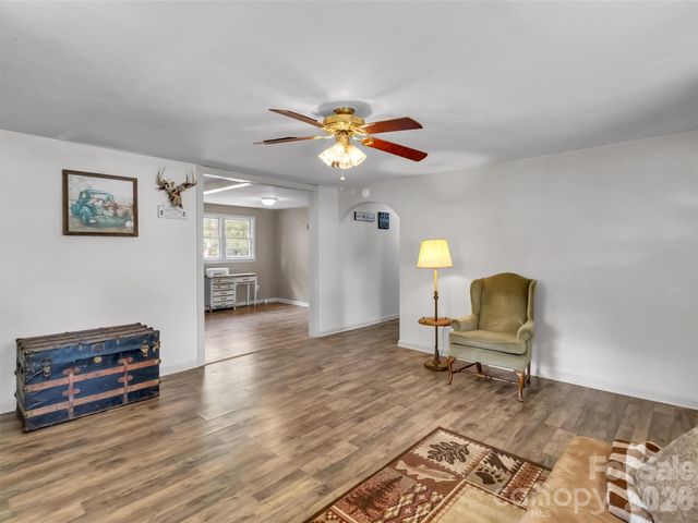 410 Westwood Circle, Waynesville, NC 28786