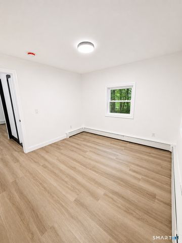 15 Towner Lane, Oxford, CT 06478