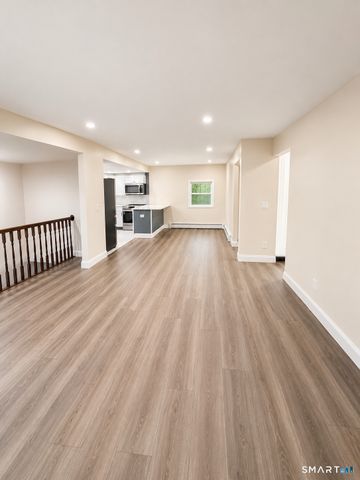 15 Towner Lane, Oxford, CT 06478