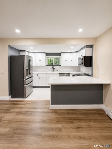15 Towner Lane, Oxford, CT 06478