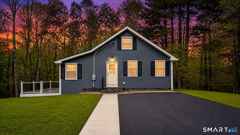 15 Towner Lane, Oxford, CT 06478