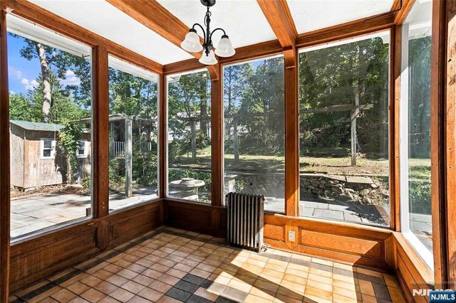 51 Valley View Terrace, Wayne, NJ 07470
