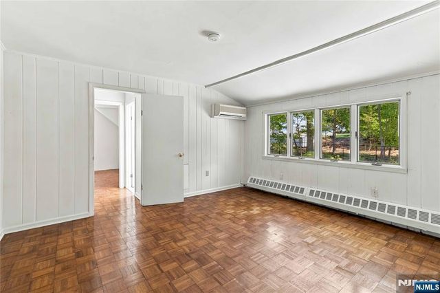 51 Valley View Terrace, Wayne, NJ 07470