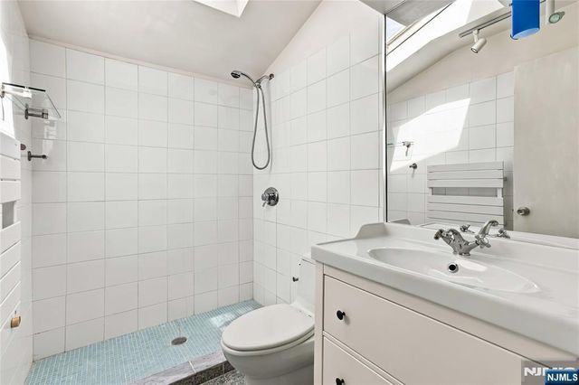 51 Valley View Terrace, Wayne, NJ 07470