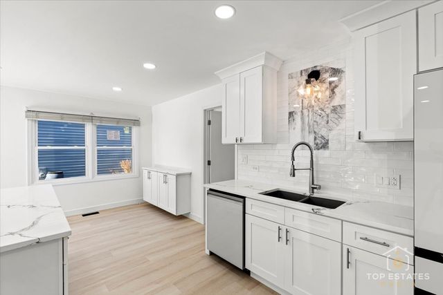 523 Hamilton Avenue, Westmont, IL 60559