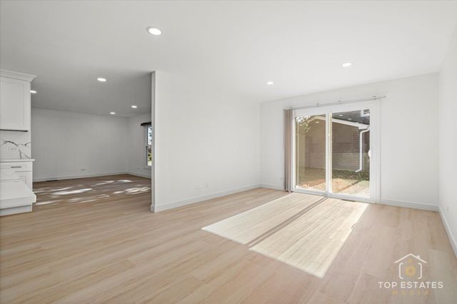 523 Hamilton Avenue, Westmont, IL 60559