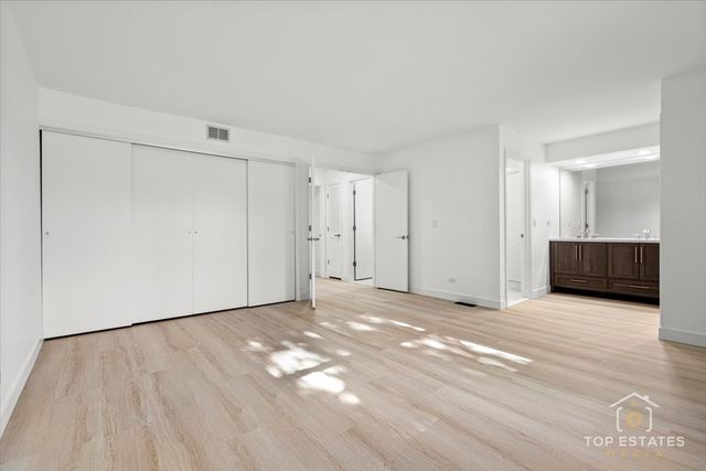 523 Hamilton Avenue, Westmont, IL 60559