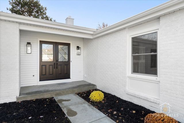 523 Hamilton Avenue, Westmont, IL 60559