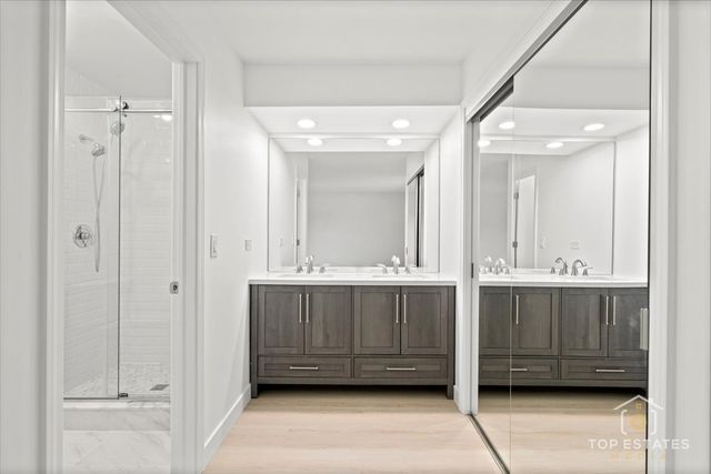 523 Hamilton Avenue, Westmont, IL 60559