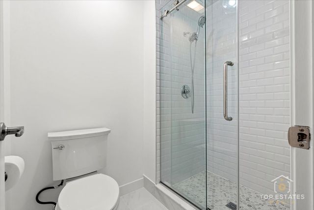 523 Hamilton Avenue, Westmont, IL 60559