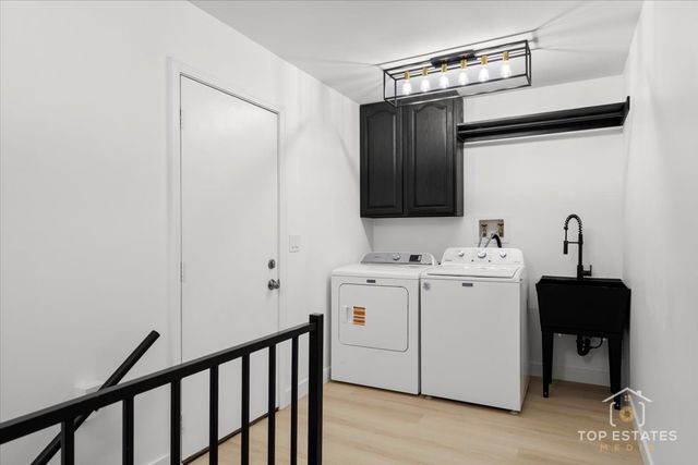 523 Hamilton Avenue, Westmont, IL 60559