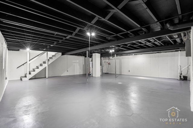 523 Hamilton Avenue, Westmont, IL 60559