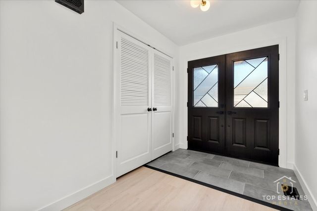 523 Hamilton Avenue, Westmont, IL 60559