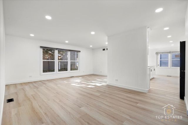 523 Hamilton Avenue, Westmont, IL 60559