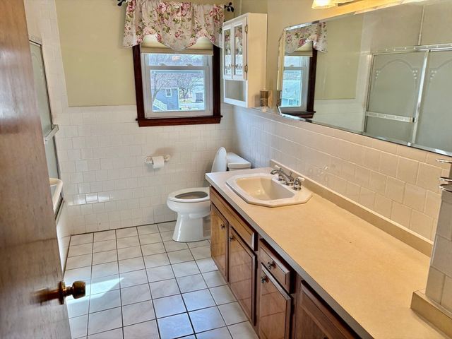 241 Belmont Ave, West Springfield, MA 01089