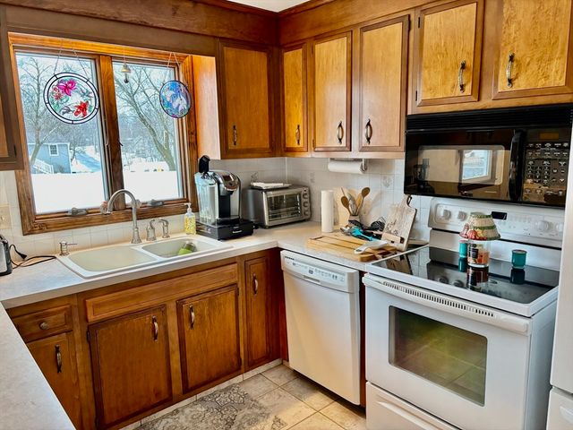 241 Belmont Ave, West Springfield, MA 01089