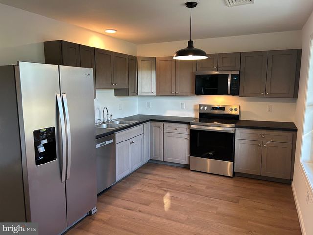 262 E MCKINLEY STREET, Chambersburg, PA 17201