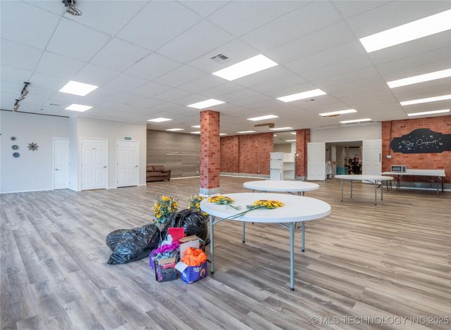 319 E Choctaw, Mcalester, OK 74501