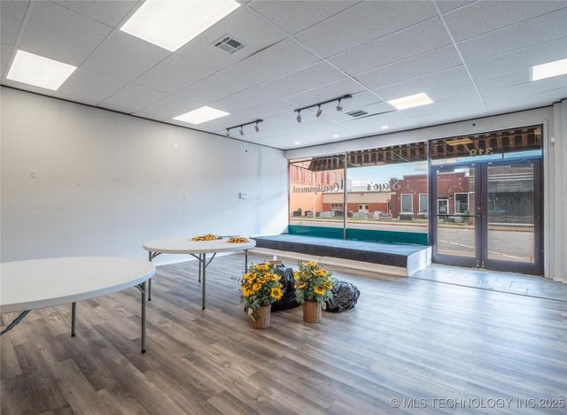 319 E Choctaw, Mcalester, OK 74501