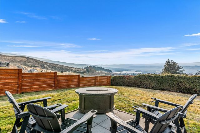 106 Heather Lane, Wenatchee, WA 98801