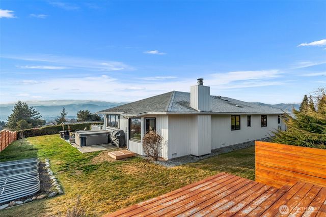 106 Heather Lane, Wenatchee, WA 98801